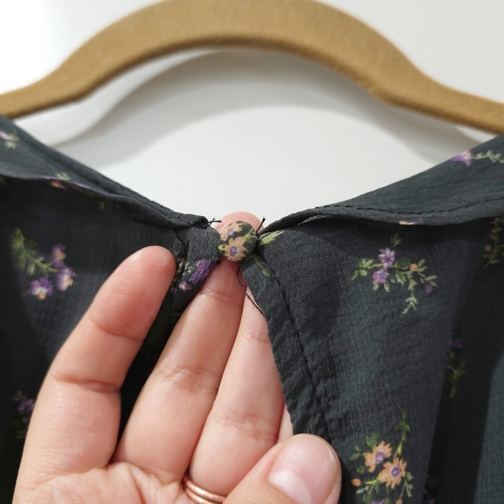 AMERICAN EAGLE Floral Mini Dress Vneck Ruffle Collar Gray Purple Cottage Core L - Picture 12 of 16